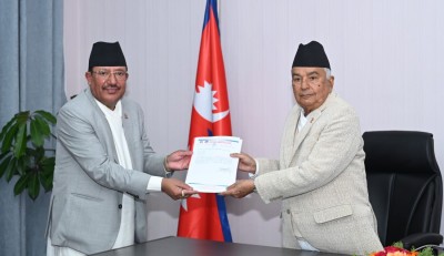  राष्ट्रपति पौडेलसमक्ष राष्ट्रियसभा सदस्य निर्वाचनको प्रतिवेदन पेस 